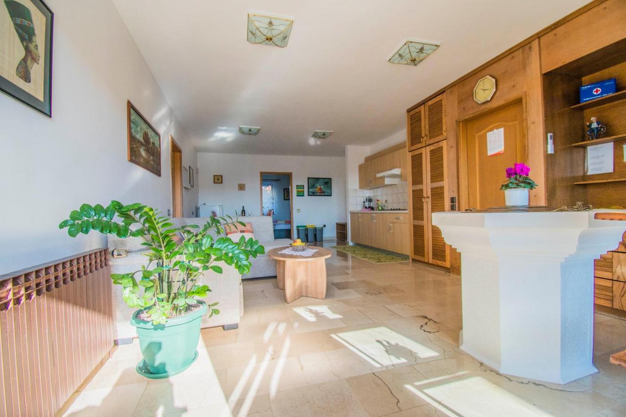Apartments Grand & Plav In Krk Veglia Exterior foto