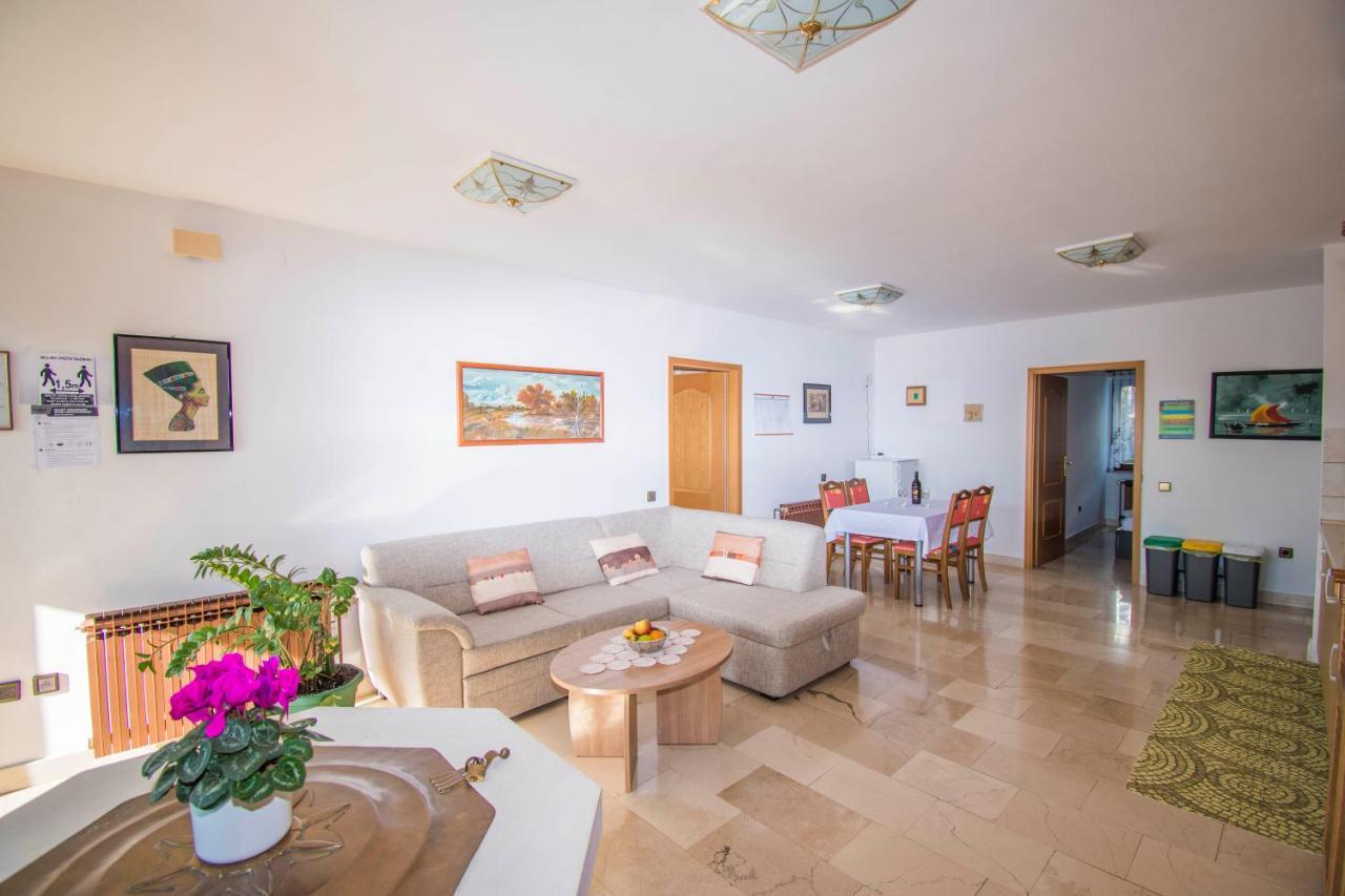 Apartments Grand & Plav In Krk Veglia Exterior foto