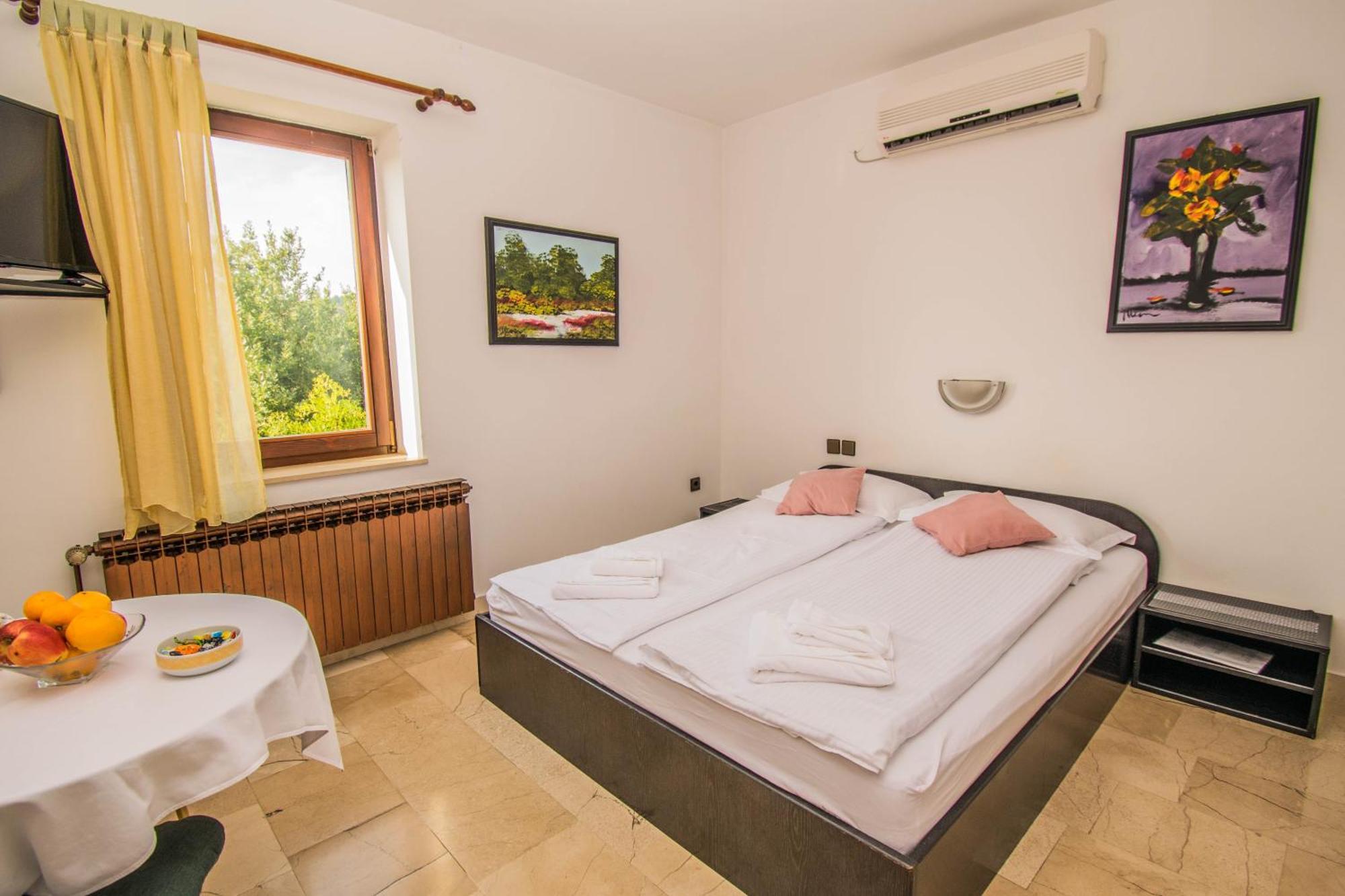 Apartments Grand & Plav In Krk Veglia Exterior foto