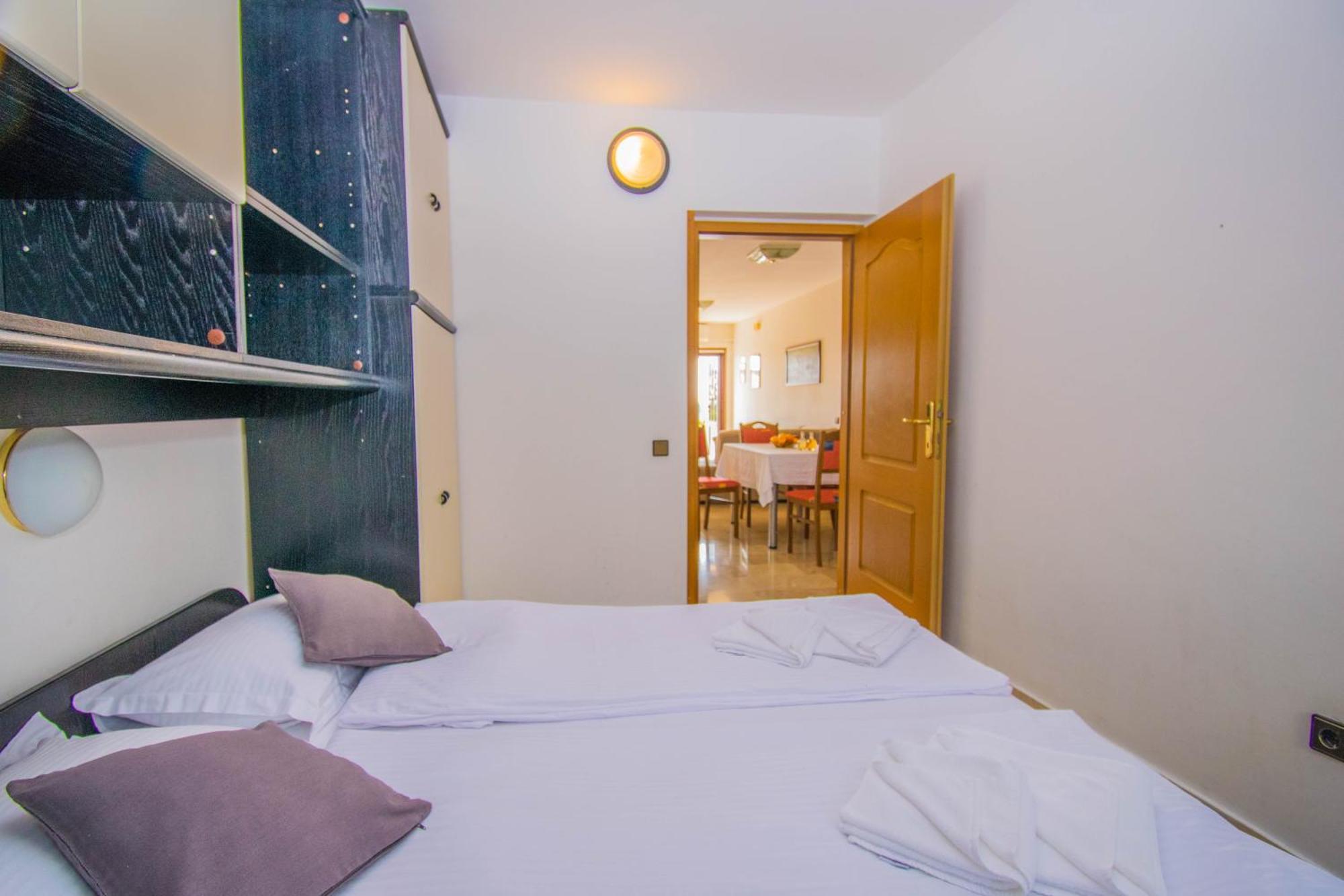 Apartments Grand & Plav In Krk Veglia Exterior foto